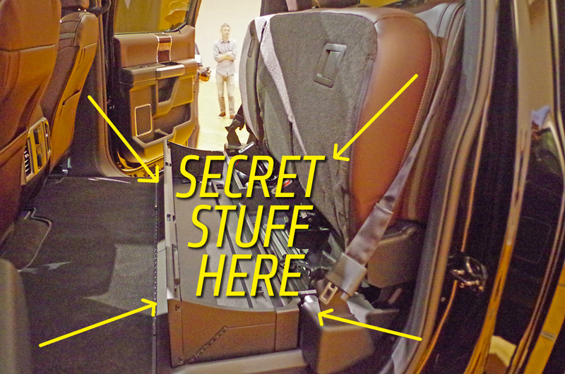Illustration for article titled 2017 Ford Super Duty Has A Really Practical Optional Gun Case